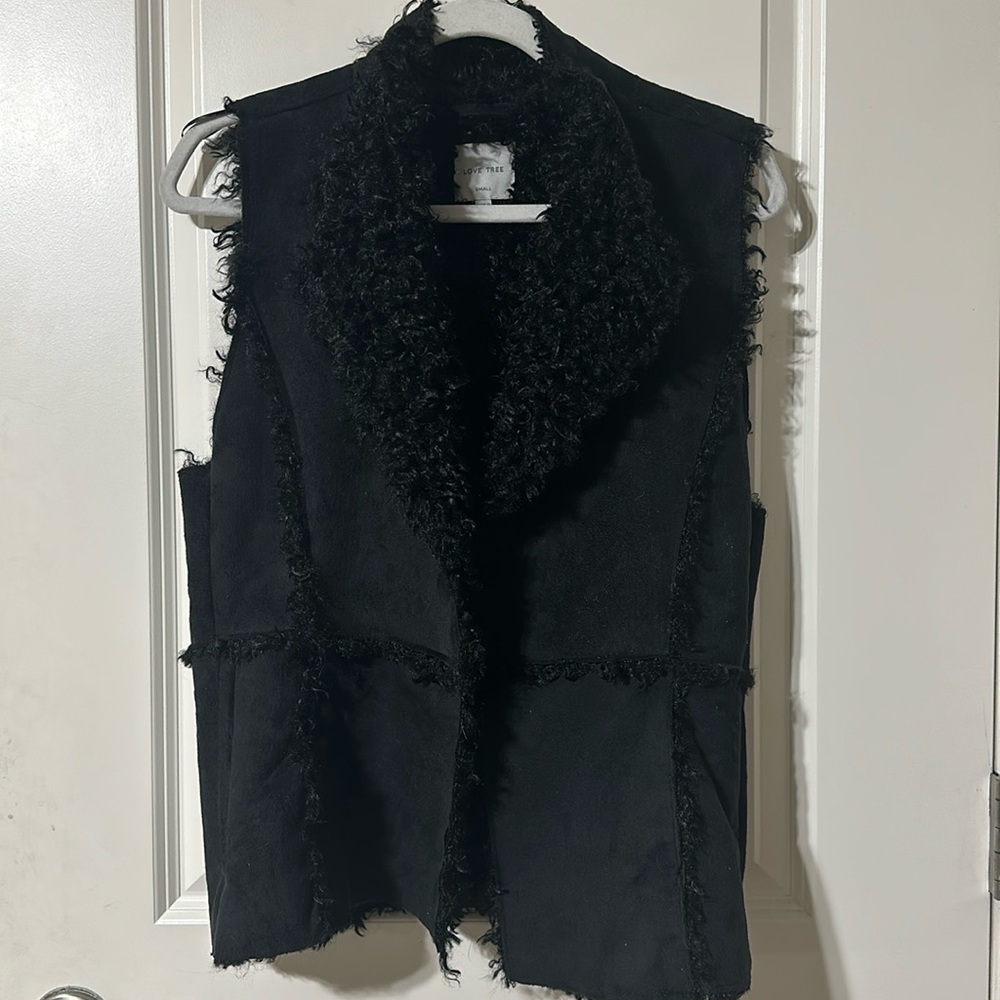 Love Tree Faux Sherpa / Faux Suede Black Vest Size Small